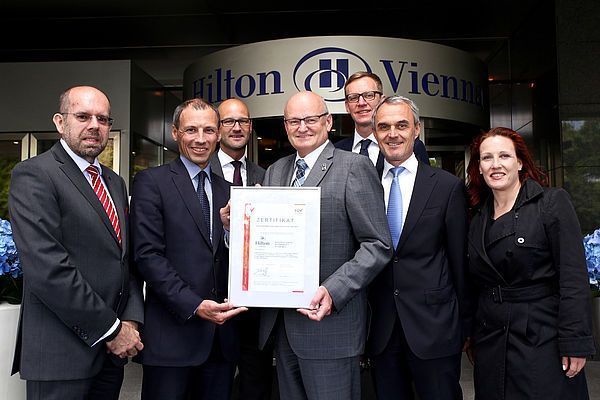 As of now, Hotel Hilton Vienna is certified in accordance with the TÜV AUSTRIA Hotel Safety & Security Standard. From left to right: Gerhard Eichinger, TÜV AUSTRIA Lead Auditor and project manager for the TÜV AUSTRIA Hotel Safety & Security Standard, S