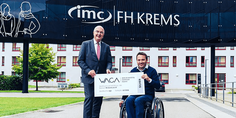 IMC FH Krems erhält als erste österreichische Fachhochschule das WACA-Zertifikat in Silber über Zertifizierungsstelle TÜV AUSTRIA: IMC FH Krems Geschäftsführer Dr. Karl Ennsfellner mit dem WACA Projektleiter Werner Rosenberger, MSc (C) IMC FH Krems