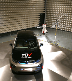 Elektromagnetische Verträglichkeit_IMG_6174_TUV_AUSTRIA_EMV_Absorber_Halle_Anechoic_Chamber_500px