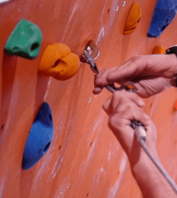 tuv-austria-kletterwand-freizeitpark-freizeittechnik-500x560px