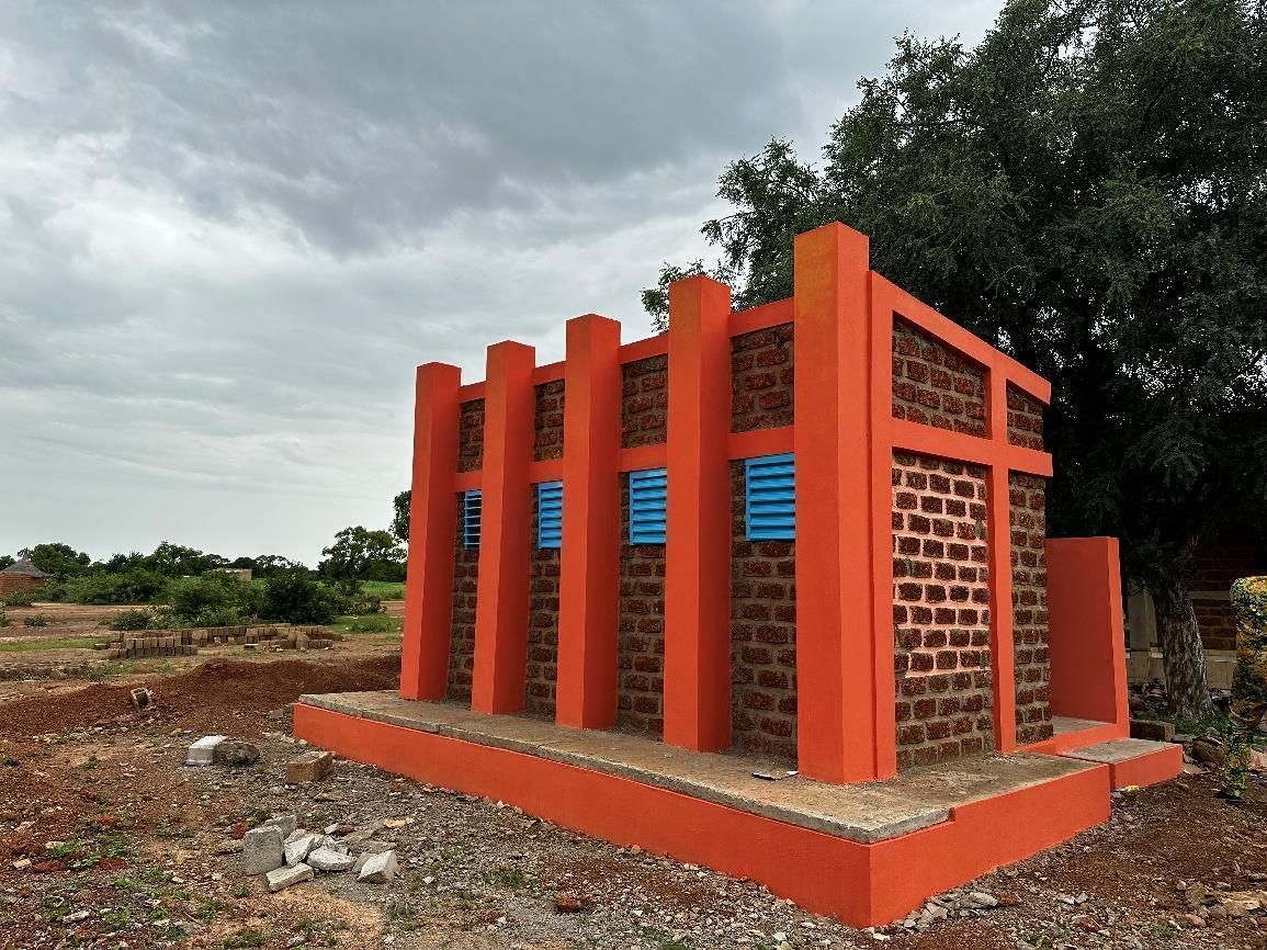 Projekt Nanoro | WC Gebäude | Bethel High School in Burkina Faso