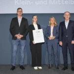 3. Platz Klein- und Mittelbetriebe für die Helbok GmbH aus Lustenau (v. l.): Prokurist Andreas Helbok, Geschäftsführerin Eva Helbok-Mayer, WK Vorarlberg-Vizepräsidentin Petra Kreuzer sowie Laudator Thomas Hinteregger, TÜV AUSTRIA Regional Director Vorarlberg.