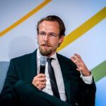 Dr.-Ing. Christian Geiss, Gründer und Geschäftsführer der clockworkX GmbH – einer Tochter der TÜV AUSTRIA Group – präsentiert bei der CADFEM am 4. November 2025 in Salzburg „Cyber Resilience Act LIVE“.