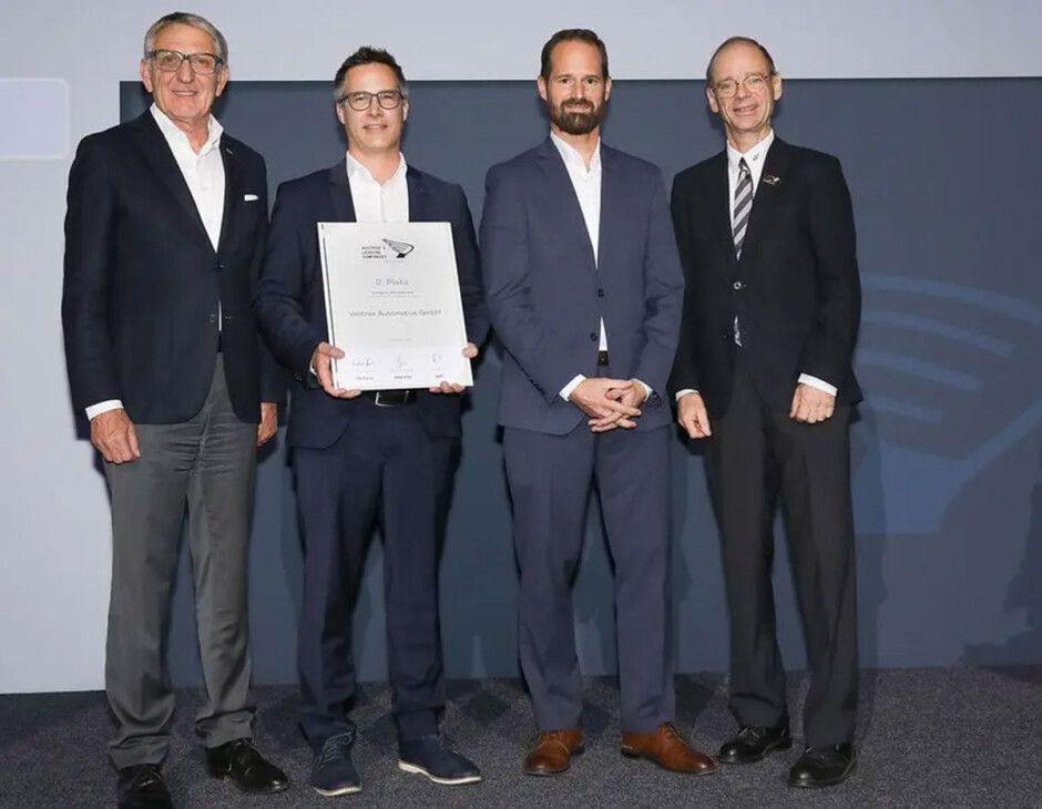 ALC Steiermark: 2. Platz Mittelbetriebe – Ventrex Automotive GmbH aus Graz (v. l.): WK Steiermark-Präsident Josef Herk mit Ventrex-Geschäftsführer Wolfgang Klautzer und CTO Elmar Deligianni sowie TÜV AUSTRIA Regional Director Peter Geymayer. (c) Guenther Peroutka | Die Presse