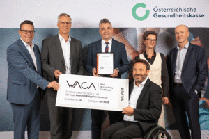 TÜV AUSTRIA-WACA-Zertifikat in Silber für Meine ÖGK-App v.l.n.r. Jakob Pumberger (Themenfeldverantwortlicher Customer Experience), Harald Herzog (Chief Digital Officer CDO), Bernhard Wurzer (Gen Dir ÖGK), Werner Rosenberger, Viktoria Antrey (HGBS, WACA), Alex Zeppelzauer (TÜV TUST IT) (c) ÖGK/Michael Eisner